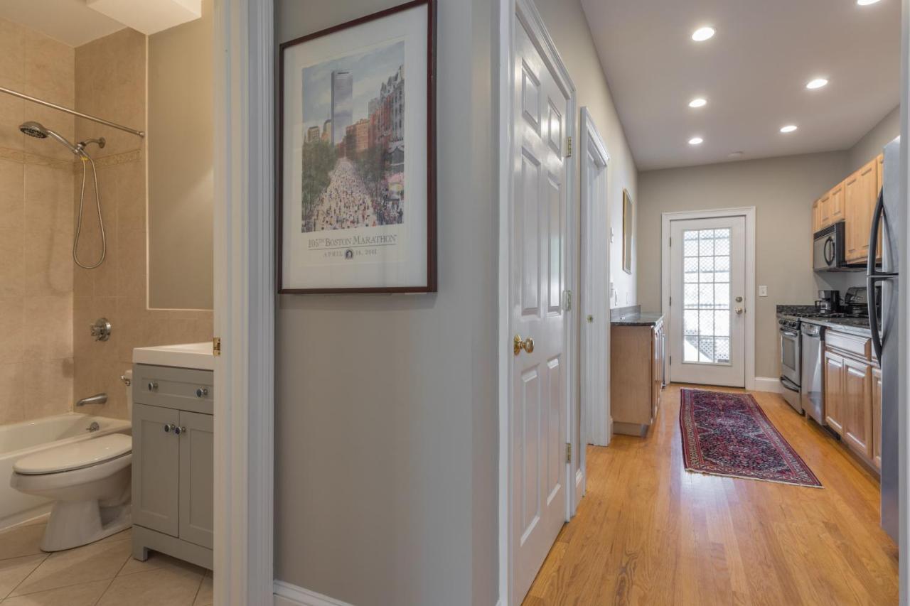 Sunny Convenient Home W/ Private Patio! Easy Walk To Everything! Boston Kültér fotó