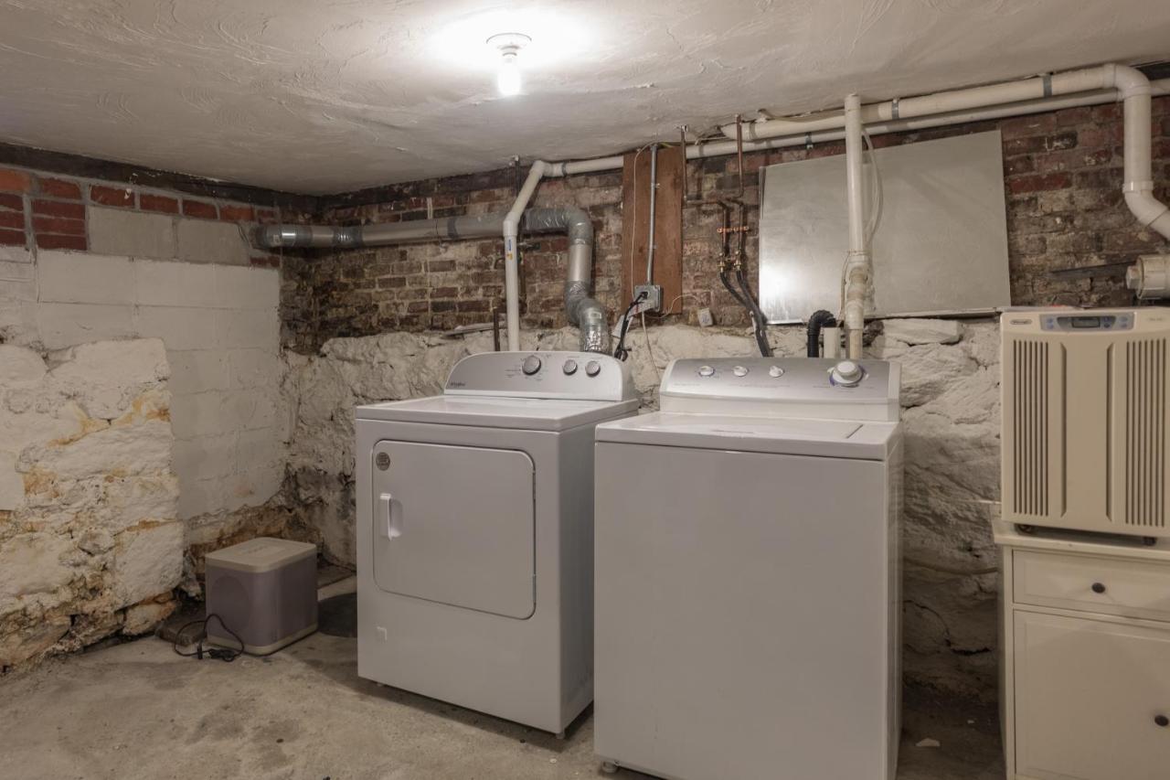 Sunny Convenient Home W/ Private Patio! Easy Walk To Everything! Boston Kültér fotó