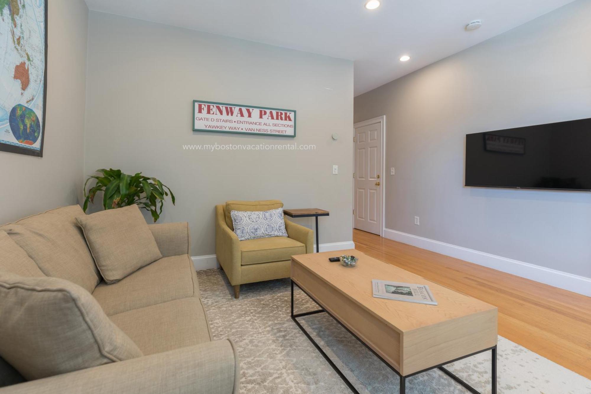 Sunny Convenient Home W/ Private Patio! Easy Walk To Everything! Boston Kültér fotó